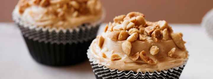 Peanut butter and chocolate cupcakes