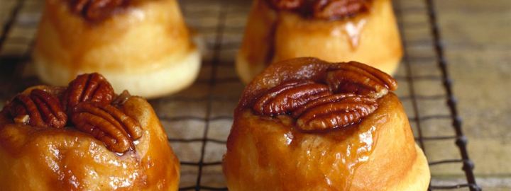 Pecan and maple breakfast rolls