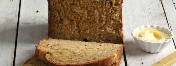 Pesto and pepper bread