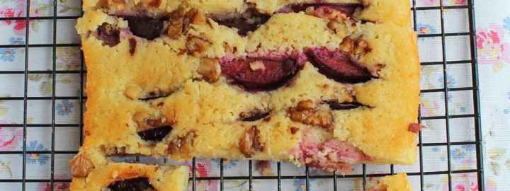 Plum tray bake