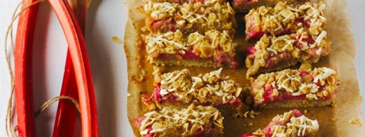 Rhubarb crumble slices