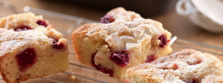 White chocolate and raspberry brownies