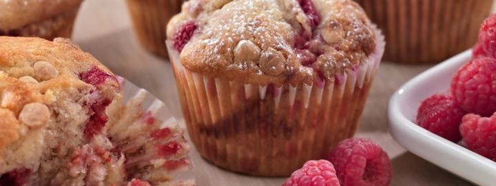 White chocolate and raspberry ripple muffins
