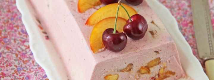 Cherry peach parfait | Eggcellentrecipes.com