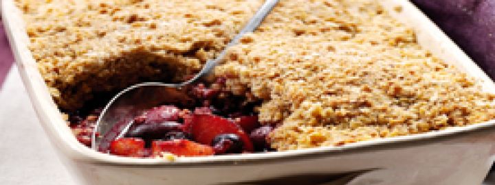 Plum and forest fruits crumble