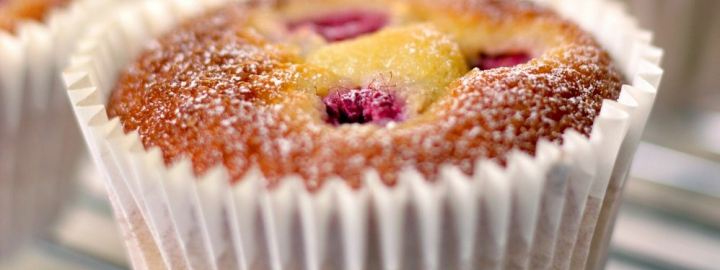Raspberry friands fairy cakes