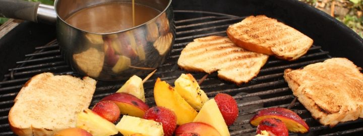 Toffee fondue with fruit kebabs and toasted brioche